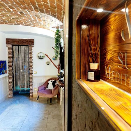 Suite Mediterraneo 奇维塔韦基亚 外观 照片